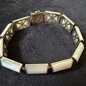 Beautiful 925 Sterling Silver and Mother of Pearl Link Bracelet